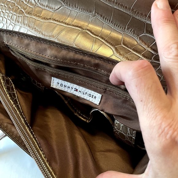 Tommy Hilfiger Gold Crocodile Print Shoulder Bag (NWOT) - Picture 9 of 10